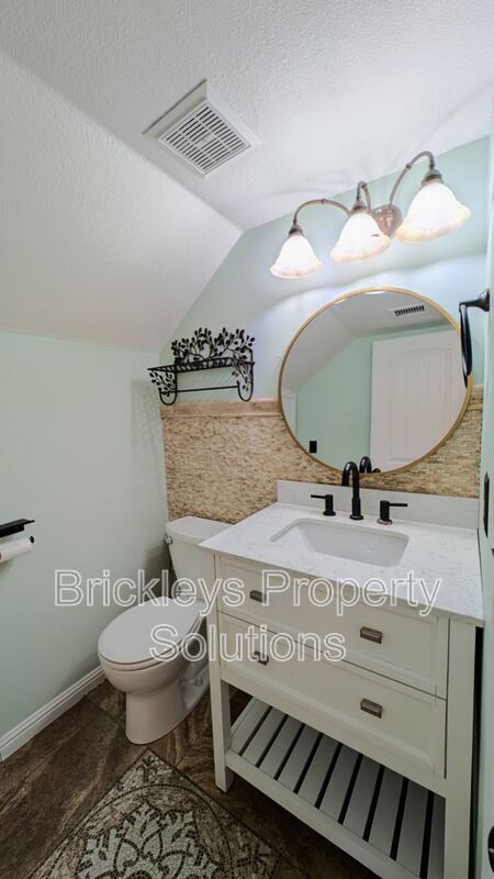 Building Photo - 2363 W Hemlock Ct