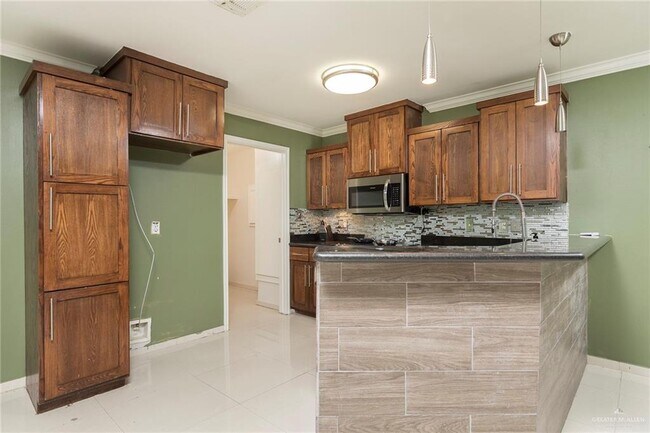 Building Photo - 20 N 48th St