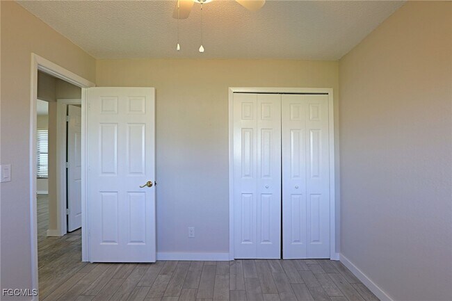 Building Photo - 629 SW Santa Barbara Pl