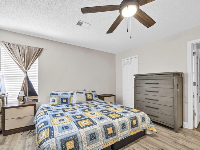 Building Photo - 1061 Quail Hollow Dr