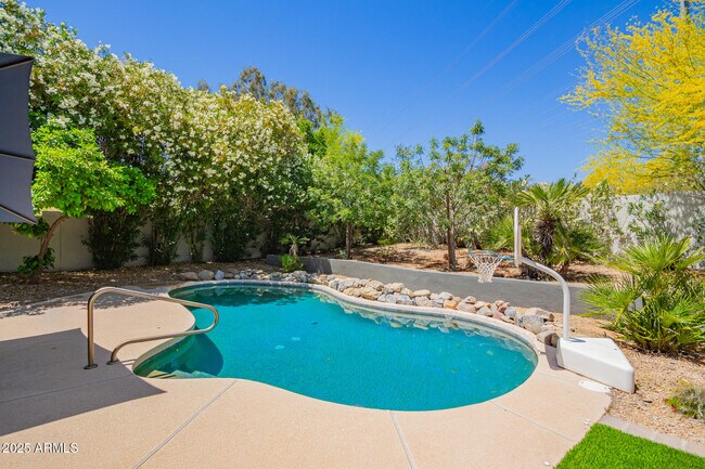 Building Photo - 10230 E Cochise Dr