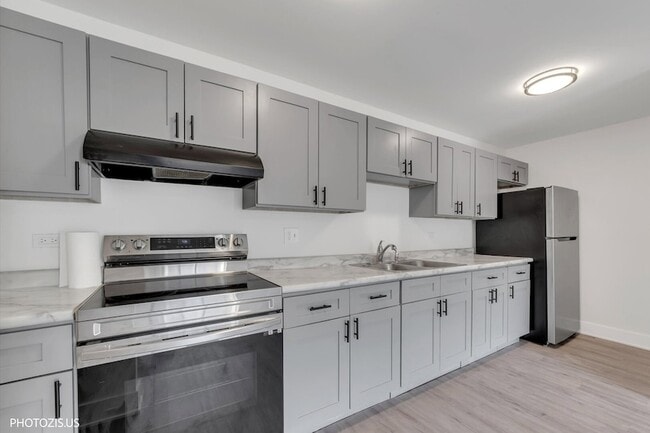 Building Photo - 1955 N Hicks Rd