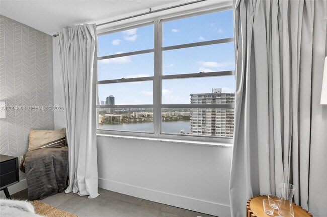 Building Photo - 2780 NE 183rd St