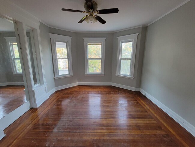 Building Photo - 504 Winthrop Ave