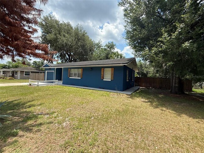 Building Photo - 13 Volusia Dr