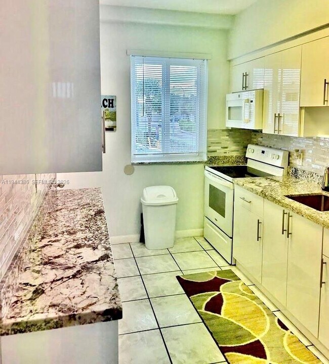 Building Photo - 326 Harrison St