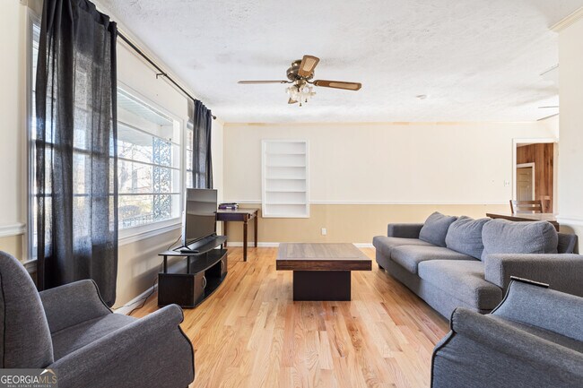 Building Photo - 4311 Short St