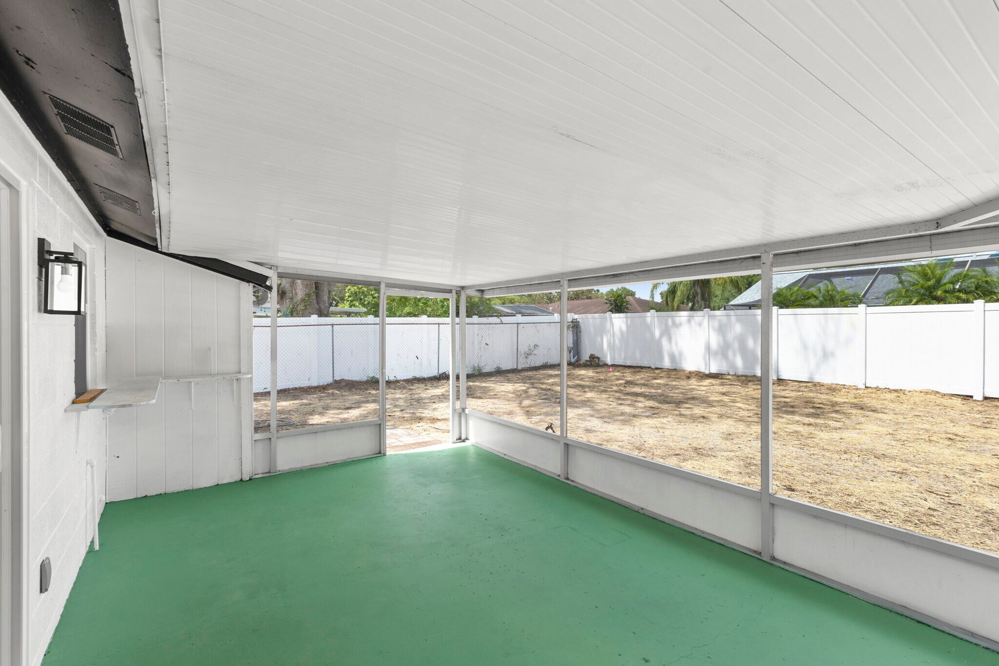 Building Photo - 516 Avocado Cir