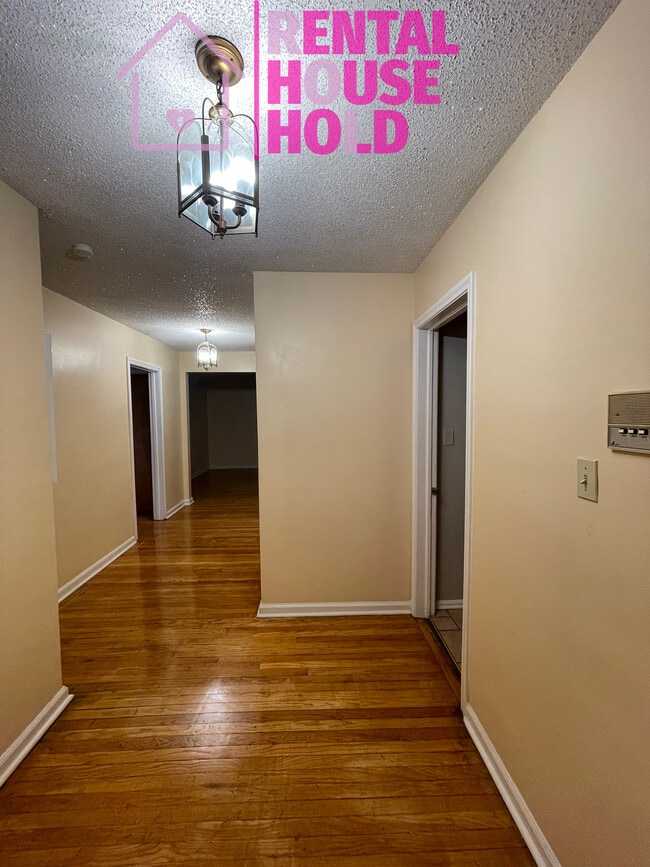 Primary Photo - 2557 W McNichols Rd