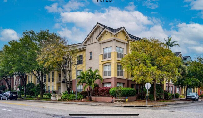 Building Photo - 402 S Armenia Ave