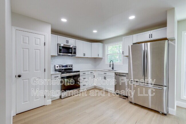 Building Photo - 919 Oak Meadow Dr