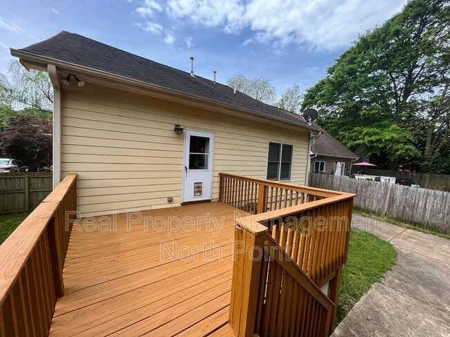 Building Photo - 1357 Eubanks Ave