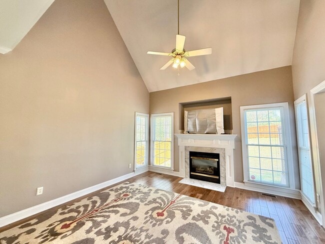 Building Photo - Spacious 3BD, 2.5BA Raleigh Home with First Floor Primary Bedroom & Fenced Yard