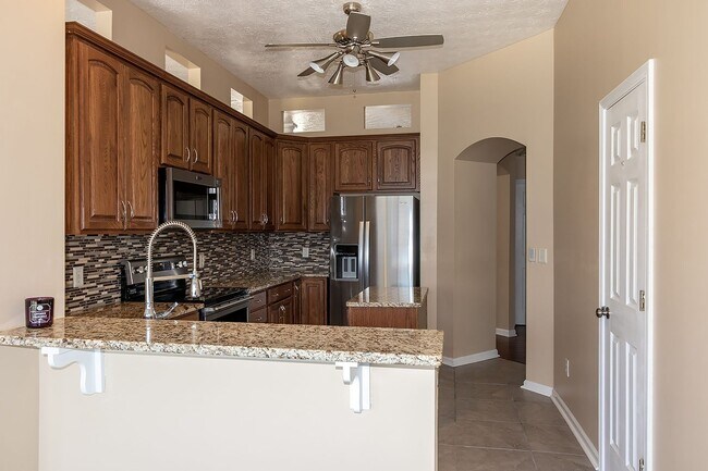 Building Photo - Home for rent in Hghland Ridge