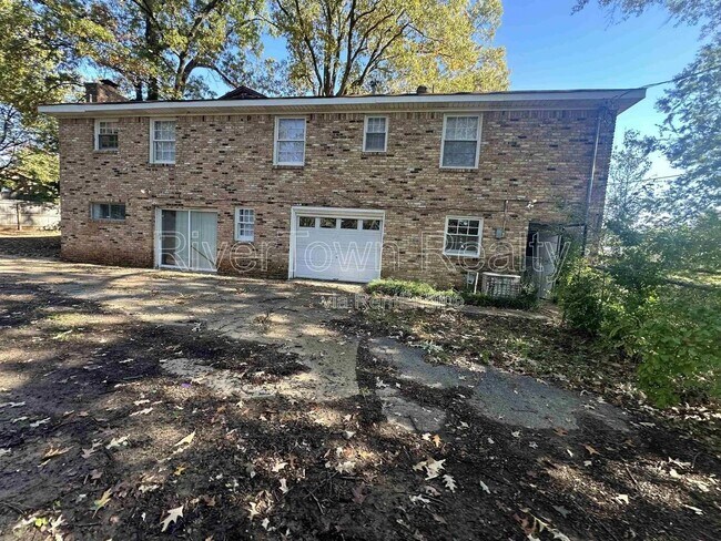 Building Photo - 3265 Hanna Dr