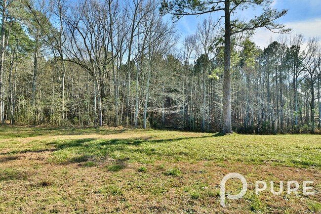 Building Photo - 5674 Duncan Rd