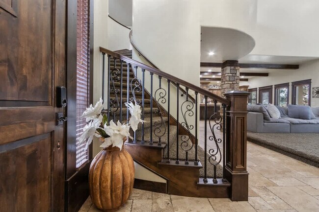 Building Photo - 5605 N Morpheus Pl