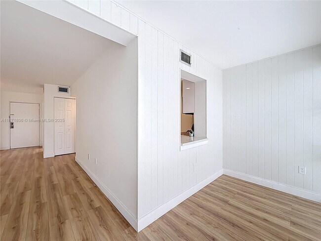 Building Photo - 17560 Atlantic Blvd