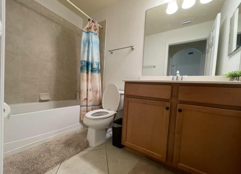 Building Photo - 7015 River Hammock Dr