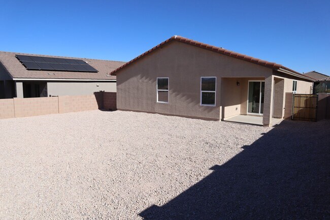 Building Photo - Great Home Great price!