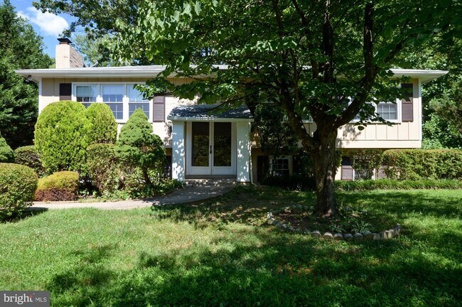 Building Photo - 3409 Beverly Dr