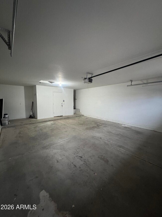 Building Photo - 14634 W Marcus Dr