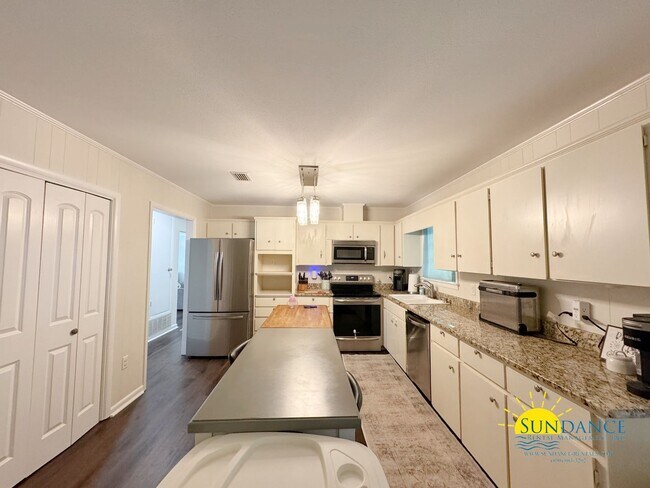 Building Photo - Updated 3-Bedroom Home in Fort Walton Beach!