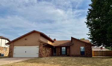 Building Photo - 1368 Cedarbrook Ln