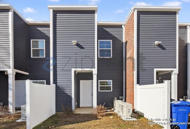 Building Photo - 1511 Fort Bragg Rd