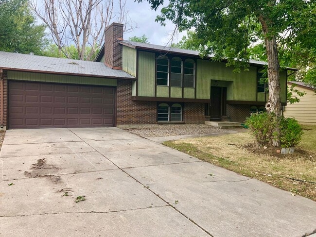 Primary Photo - Spacious 4 Bed, 2 Bath House in West Fort ...