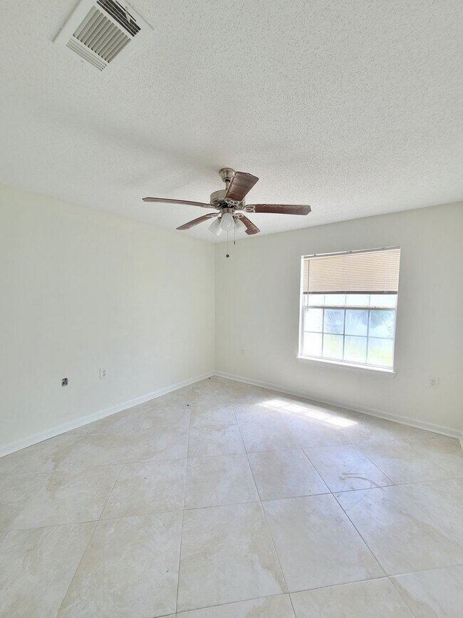 Building Photo - 9623 Cobblebrook Dr