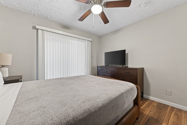 Building Photo - 10555 Turtlewood Ct