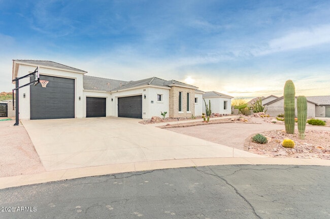 Building Photo - 267 W Amherst St