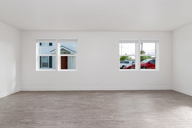 Building Photo - "Discover Comfort & Style: Spacious 3-Bed,...