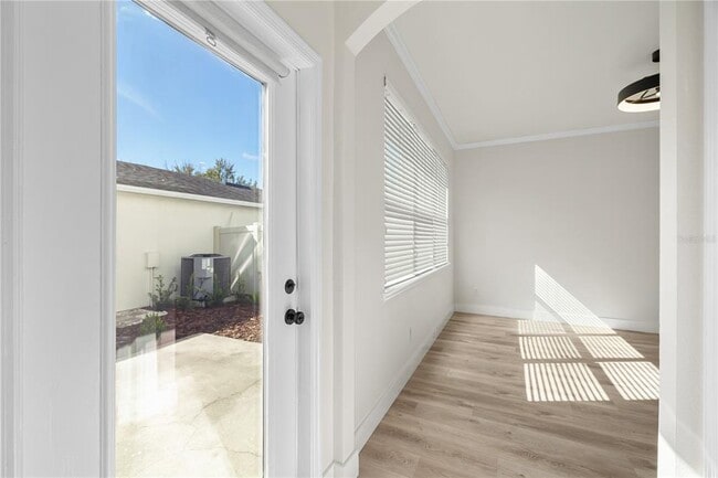 Building Photo - 7819 Hardenton St