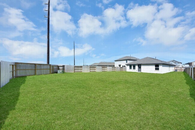 Building Photo - 10411 Birds Nest Dr