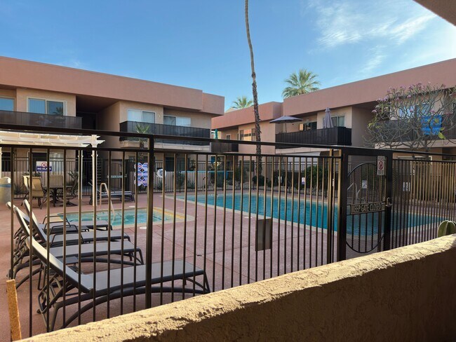 Building Photo - Poolside Condo