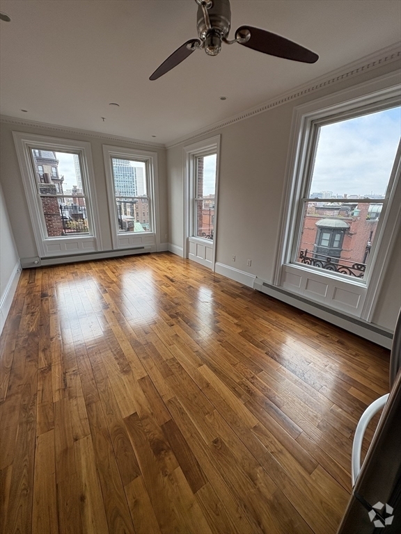 Building Photo - 483 Beacon St