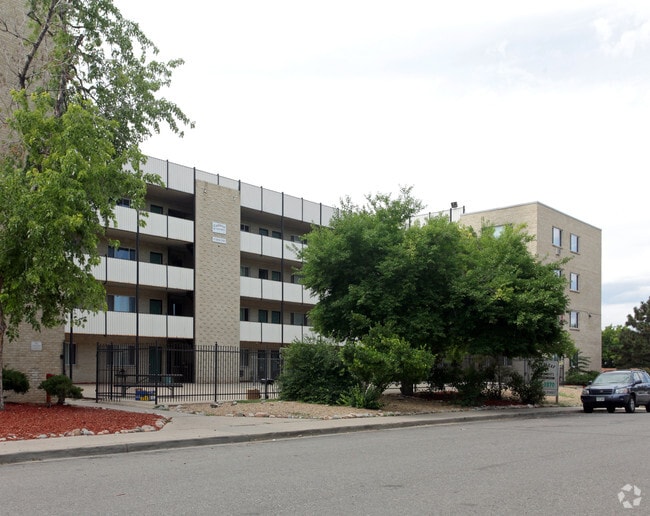 Greenleaf Apartments - Greenleaf Apartment