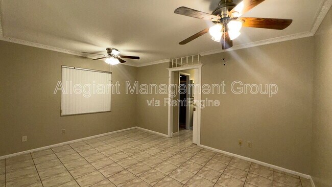 Building Photo - 2410 Sable Dr