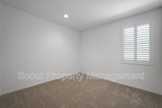 Building Photo - 39598 Lupine Dr