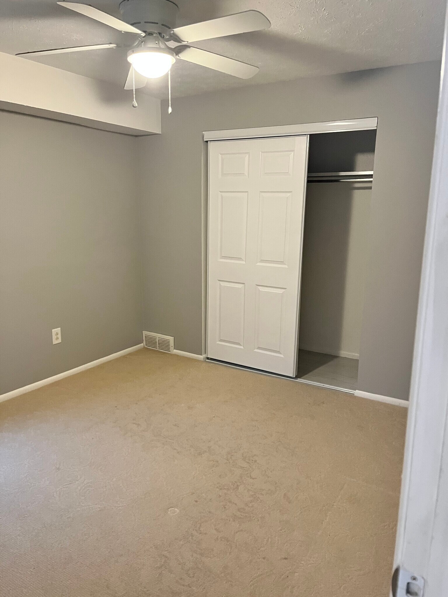 Building Photo - 33803 Electric Blvd