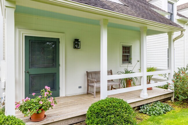 Building Photo - 43 Butternut Rd