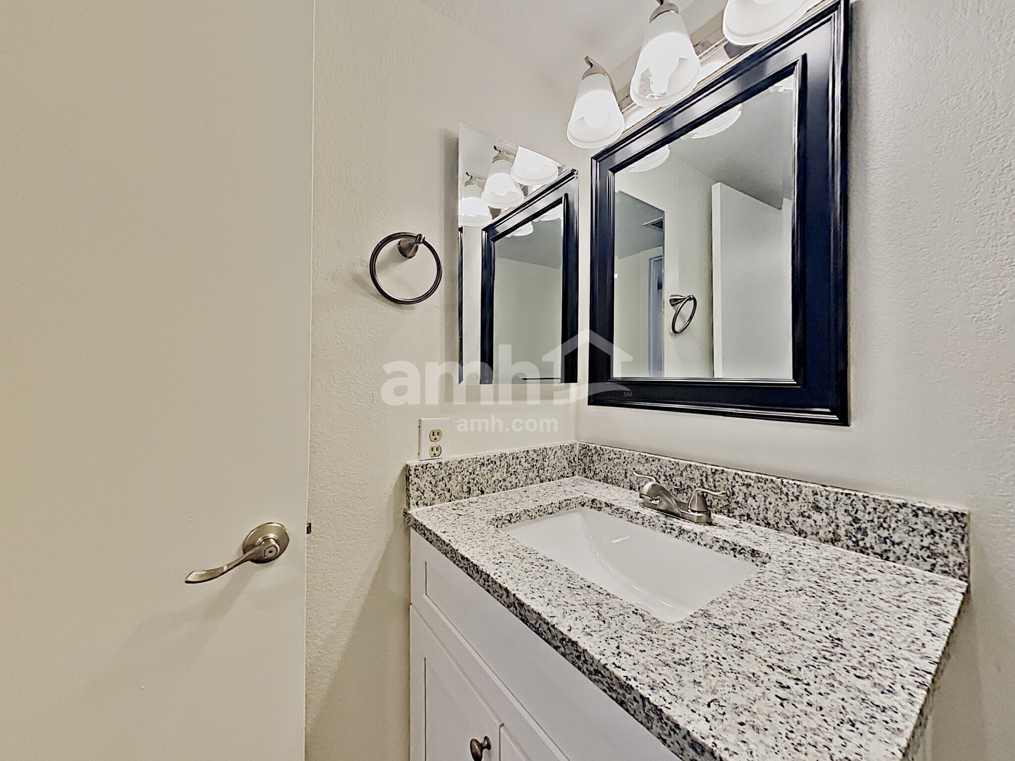 Building Photo - 4508 E Monte Way