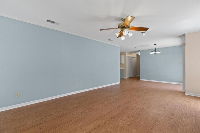 Building Photo - 8302 Spring Valley Dr