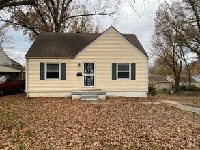 Building Photo - Nice 4 Bedroom - 2 Bathroom