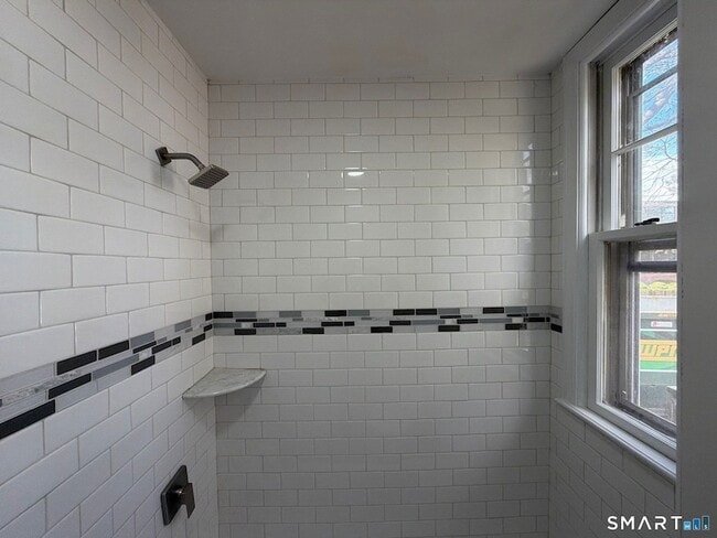 Building Photo - 316 W Main St