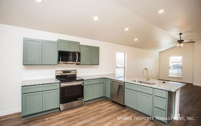 Building Photo - 2134 Langford Ave