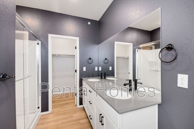 Building Photo - 563 Vicot Wy