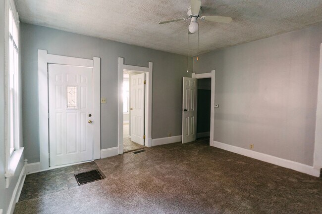 Building Photo - 1809-1811 Morton - Four Eight